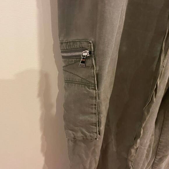 Express Extreme High Rise Paperbag Green Cargo Pants Size Medium - Picture 3 of 5